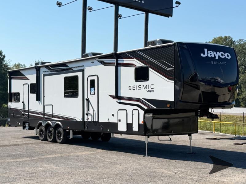 2027 Jayco Seismic 399 in calera AL