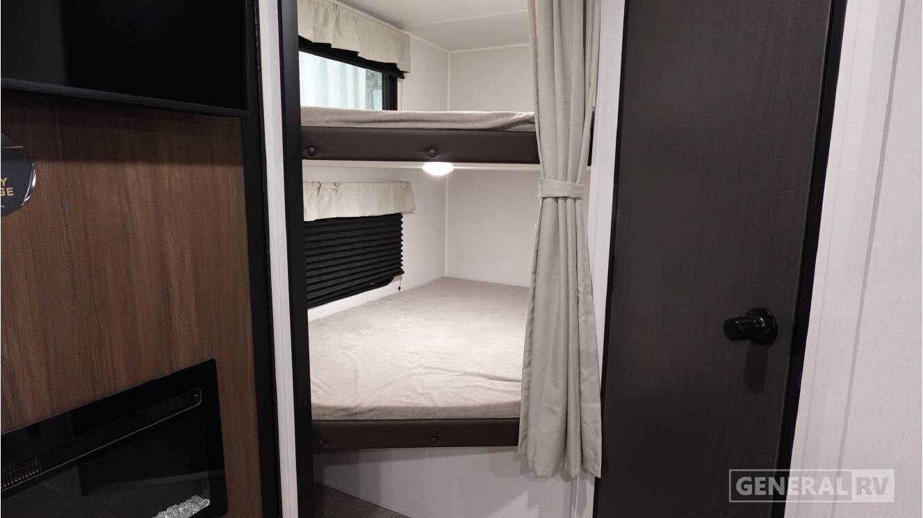 A photo of this 2027 Prime Time Rv AVENGER 26DBS