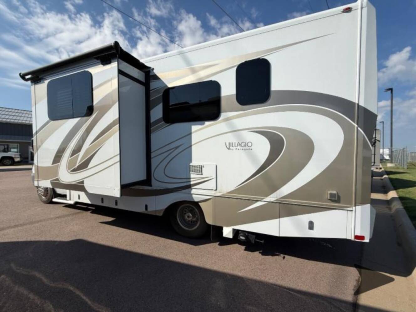 A photo of this 2016 Renegade Villagio 25MBS