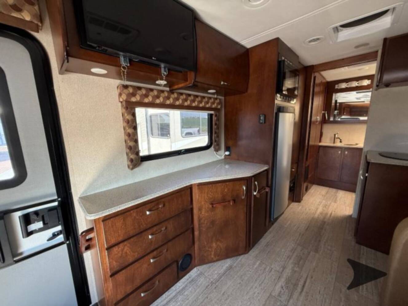 A photo of this 2016 Renegade Villagio 25MBS