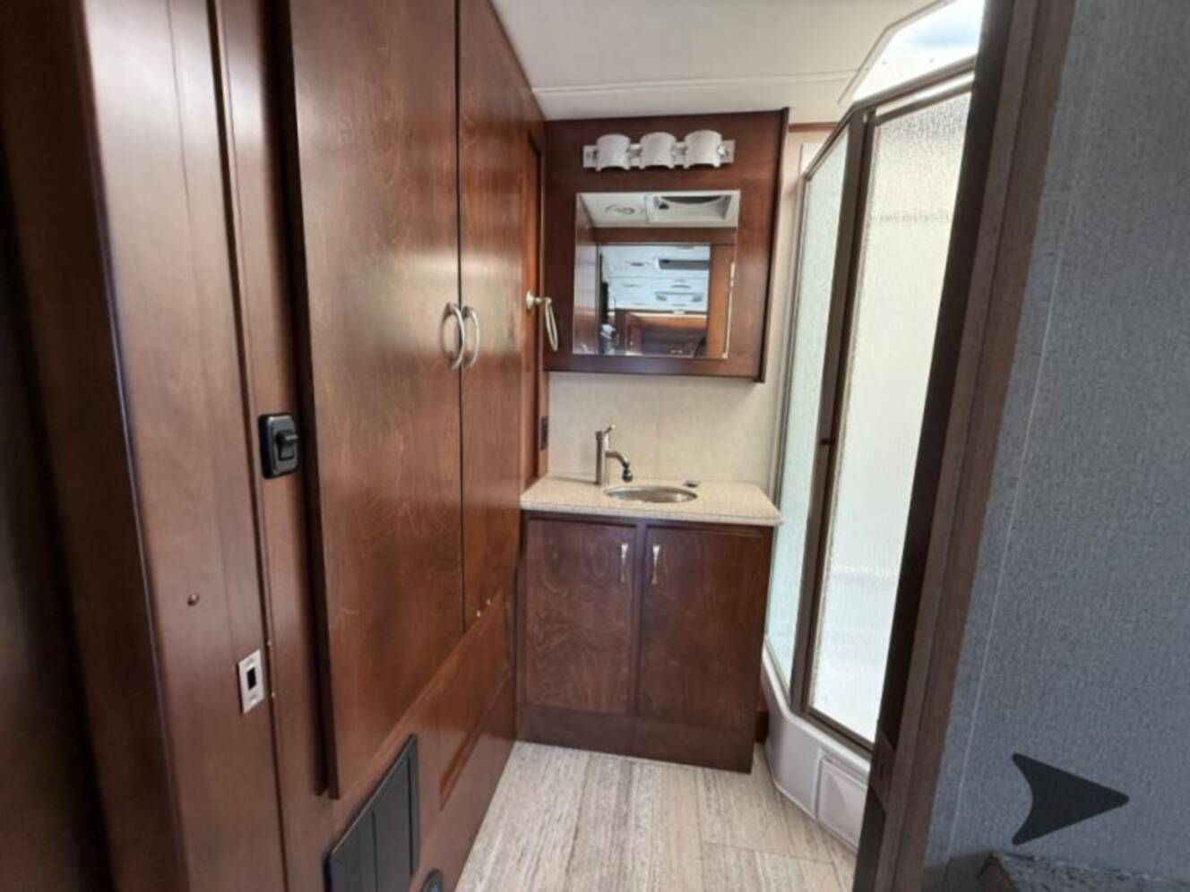 A photo of this 2016 Renegade Villagio 25MBS