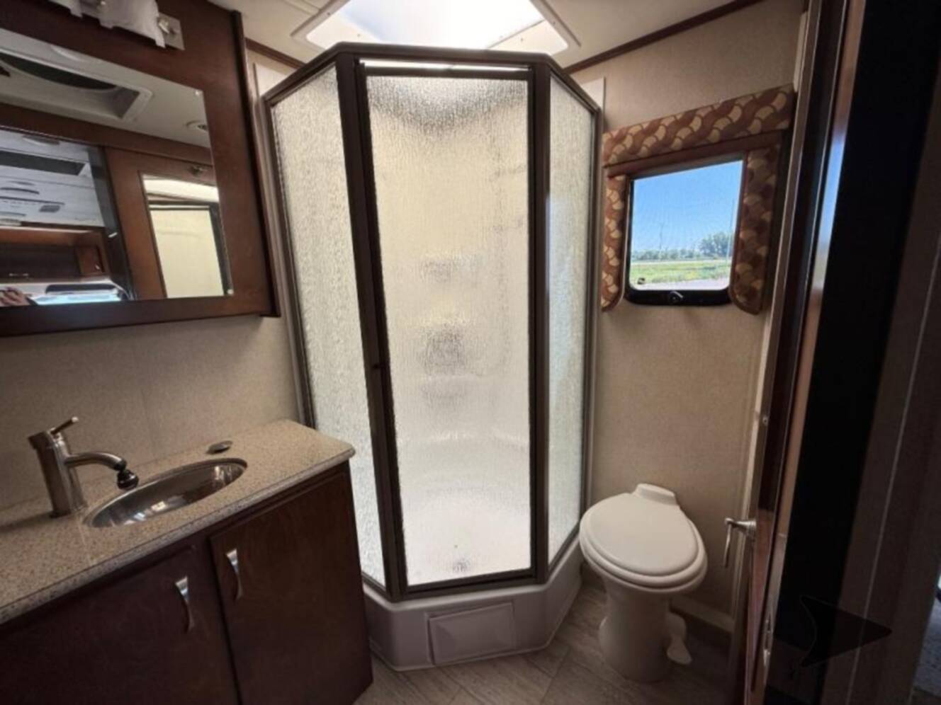 A photo of this 2016 Renegade Villagio 25MBS