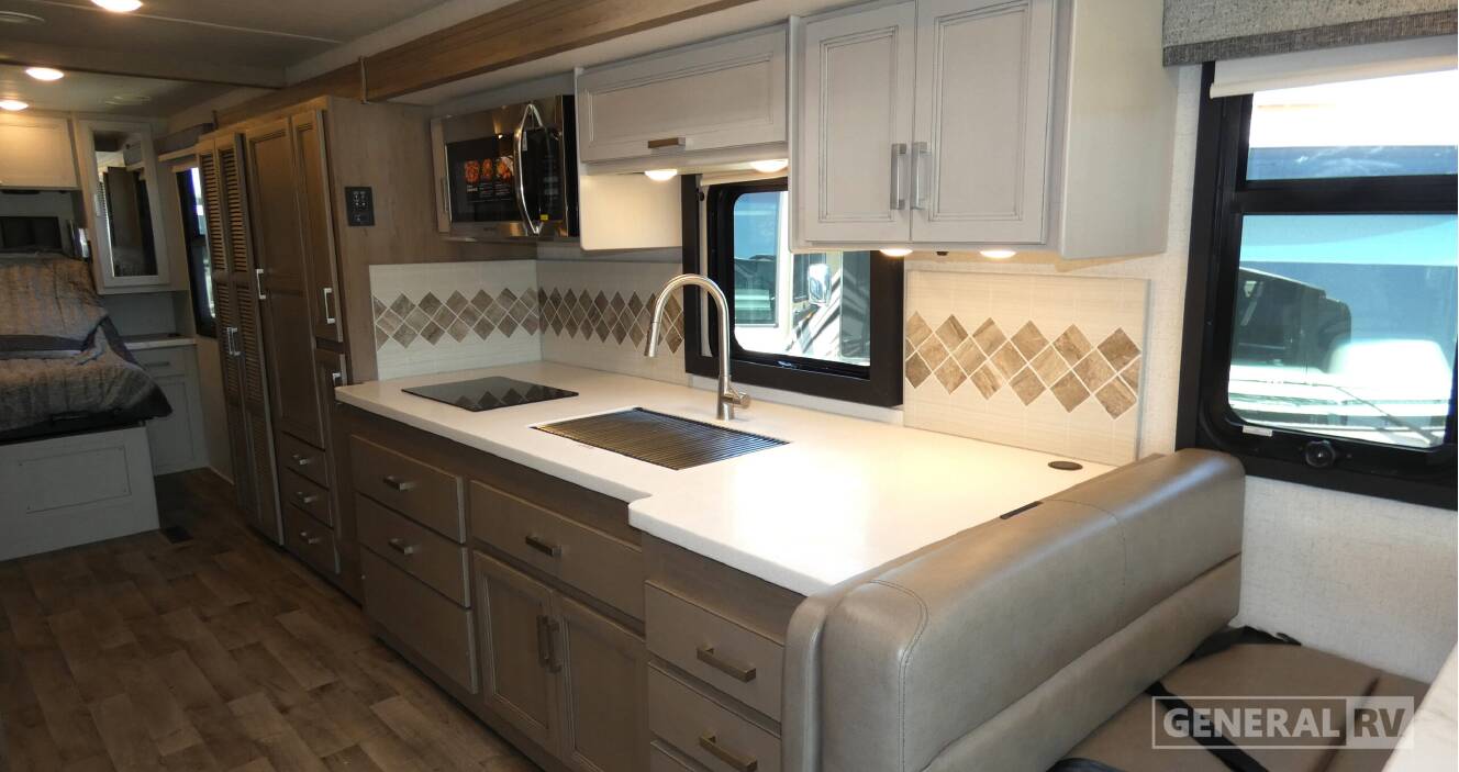 A photo of this 2026 Thor Motor Coach PALAZZO GT 33.6