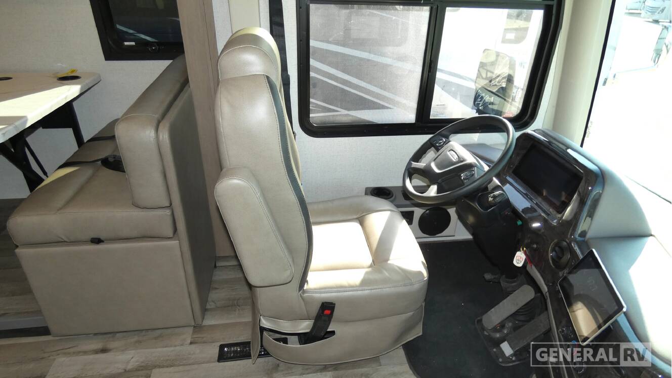 A photo of this 2026 Thor Motor Coach PALAZZO GT 33.6