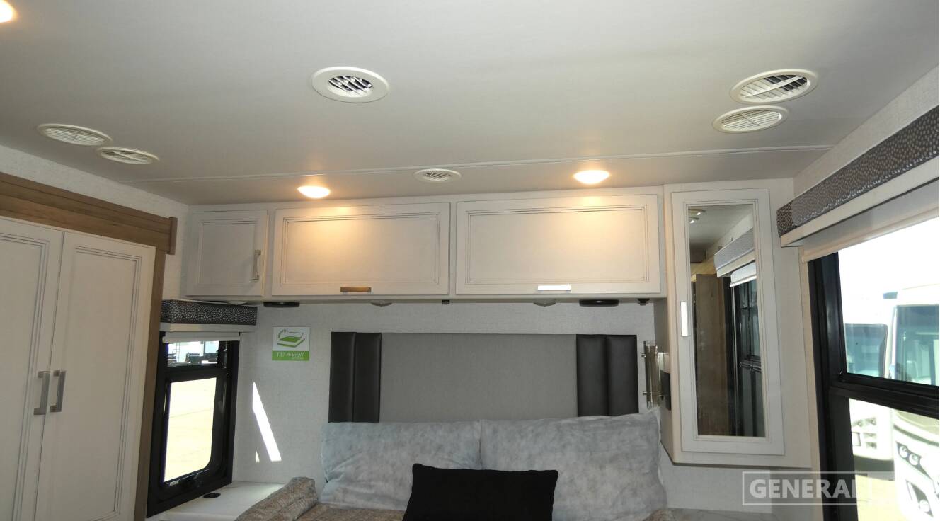 A photo of this 2026 Thor Motor Coach PALAZZO GT 33.6