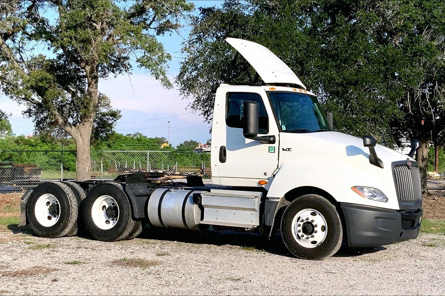 2022 INTERNATIONAL LT625 6x4 in Tampa, FL