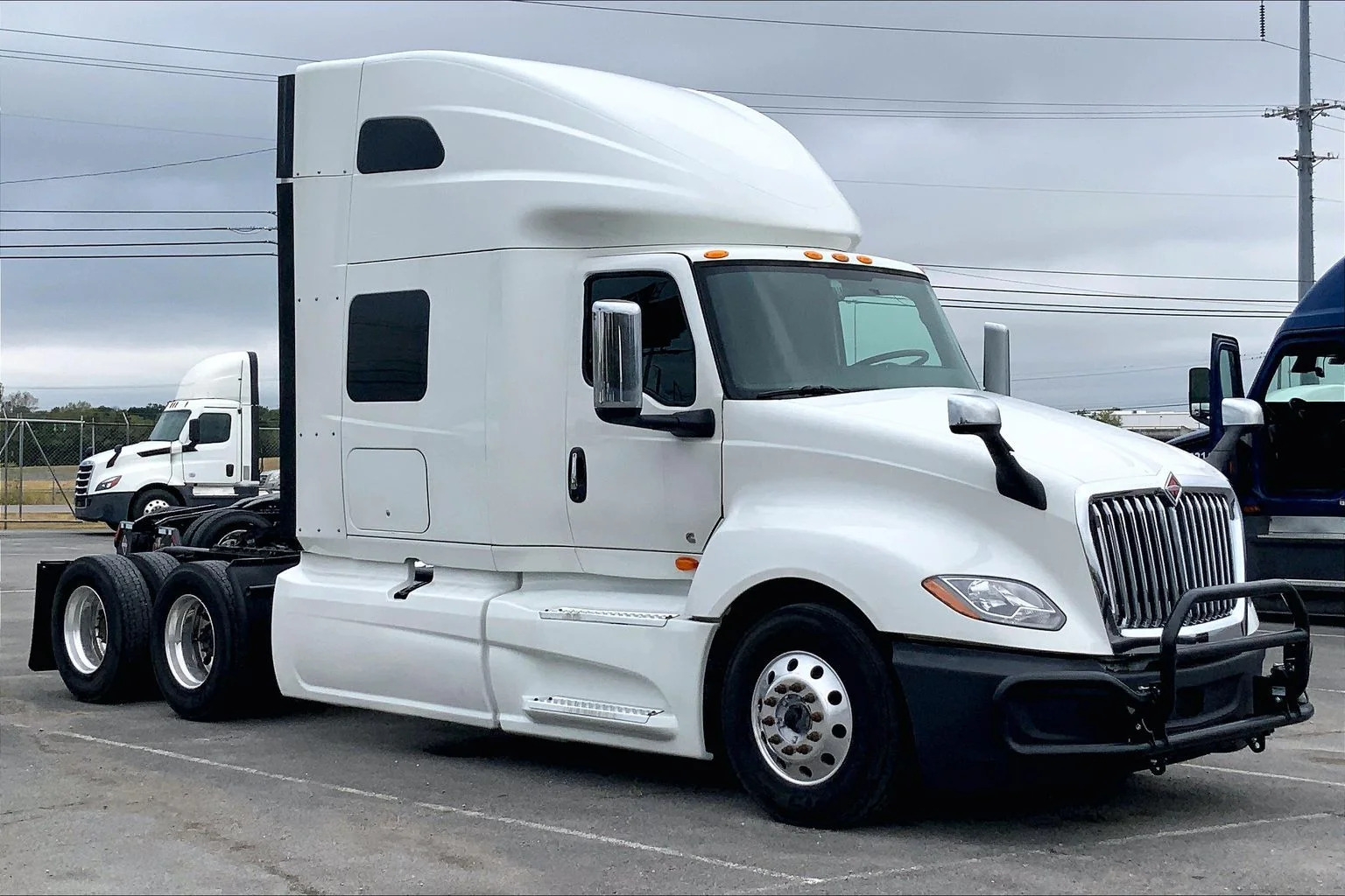 2022 INTERNATIONAL LT625 6x4 in La Vergne, TN