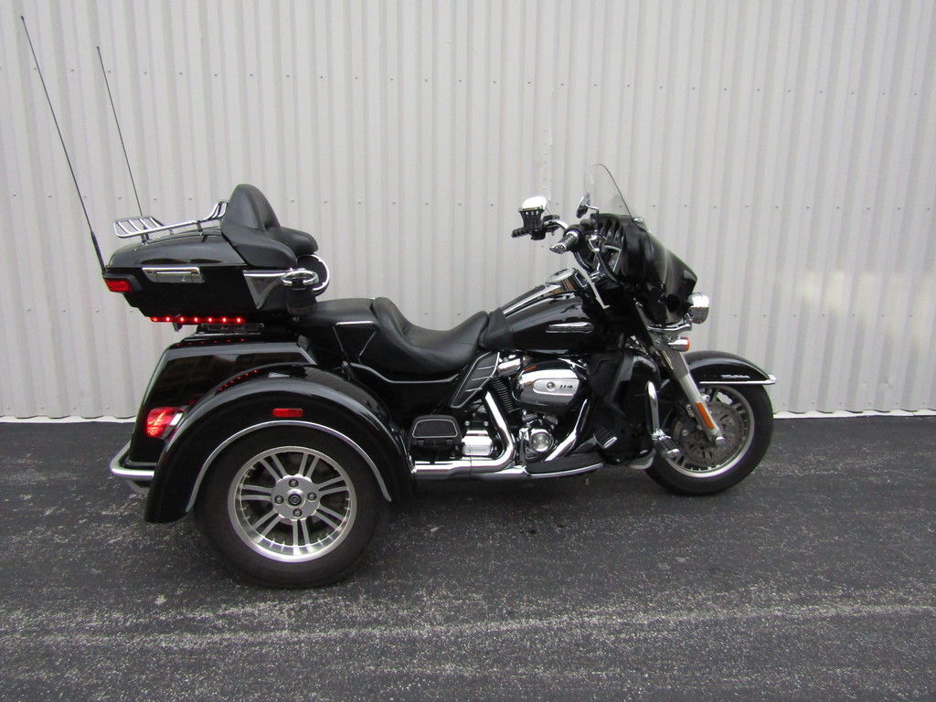 2020 Harley-Davidson® FLHTCUTG - Tri Glide® Ultra ULTRA CLASSIC in St. Charles, MO