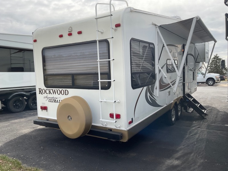 2012 Forest River Rockwood Signature Ultra Lite 8285WS in elkhorn WI
