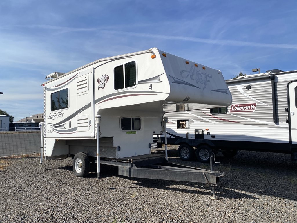 2012 Arctic Fox 990 in island city OR