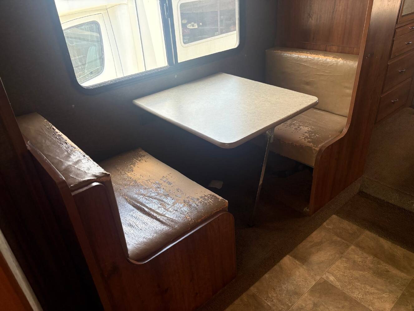 A photo of this 2014 Fleetwood Storm 32H