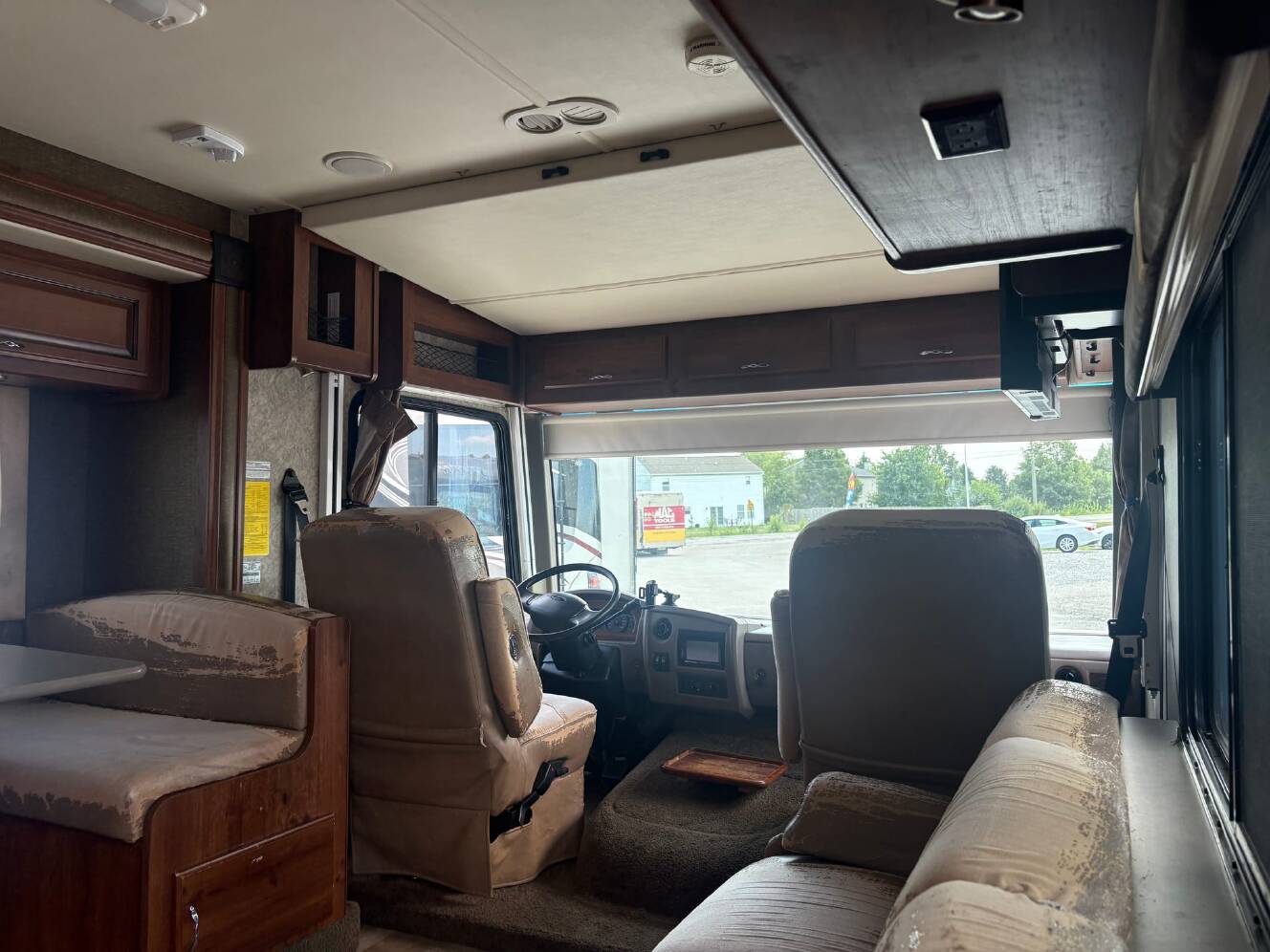 A photo of this 2014 Fleetwood Storm 32H