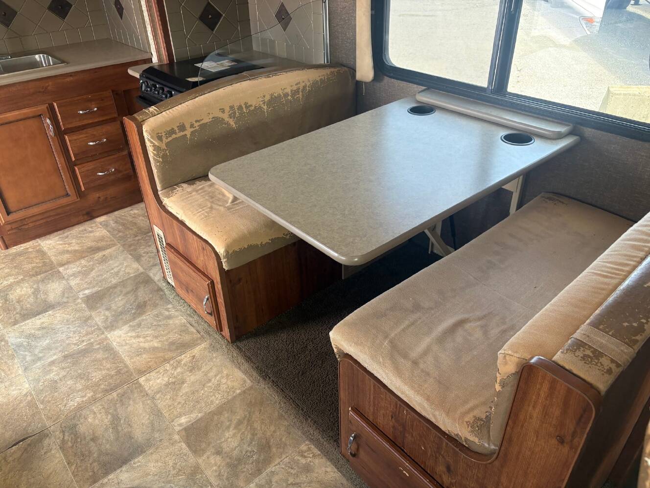 A photo of this 2014 Fleetwood Storm 32H