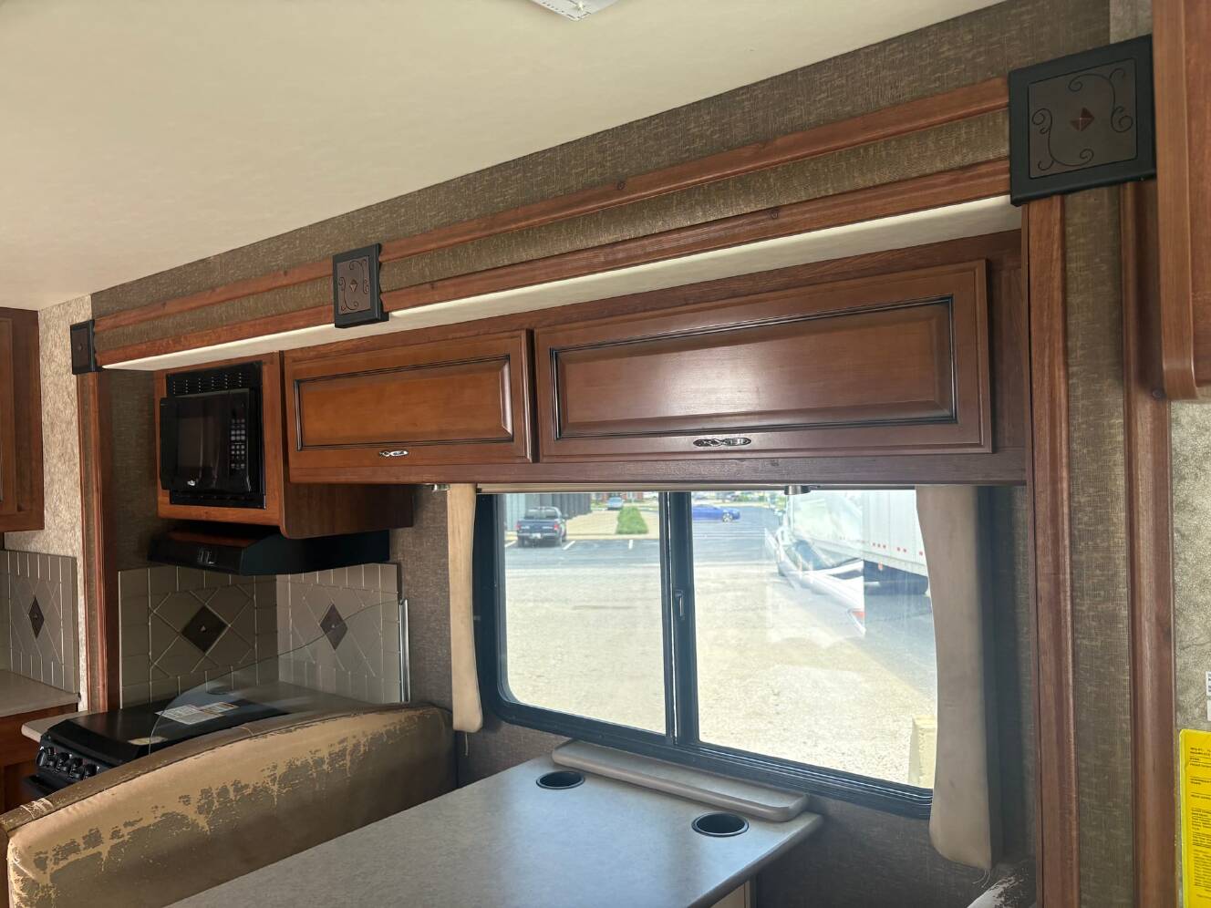 A photo of this 2014 Fleetwood Storm 32H