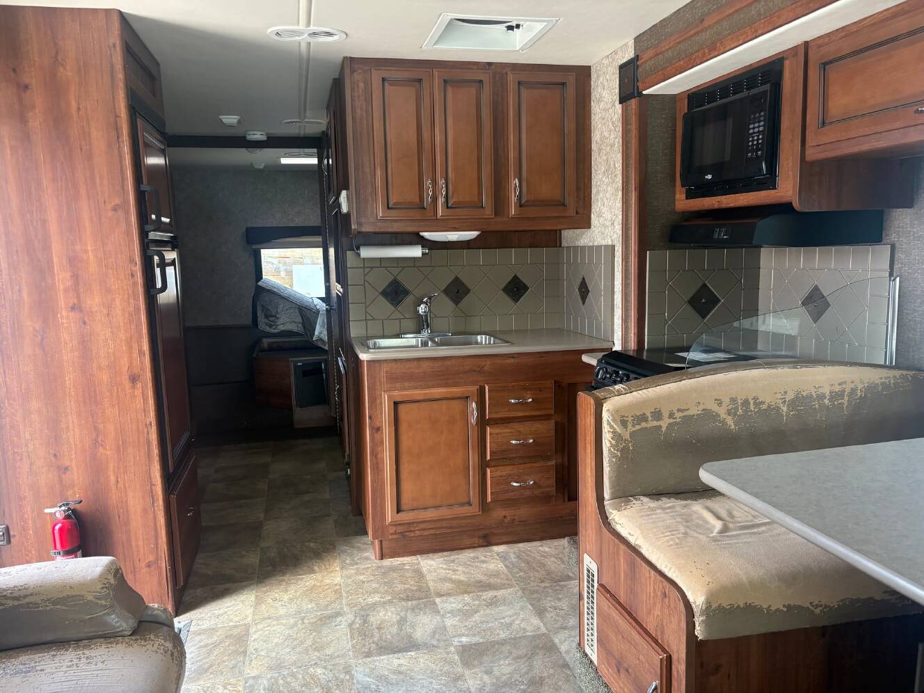 A photo of this 2014 Fleetwood Storm 32H