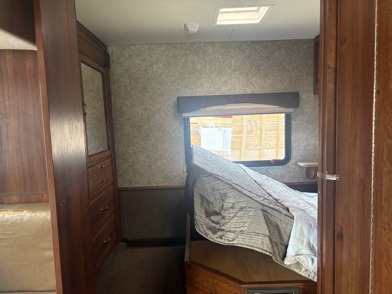 A photo of this 2014 Fleetwood Storm 32H