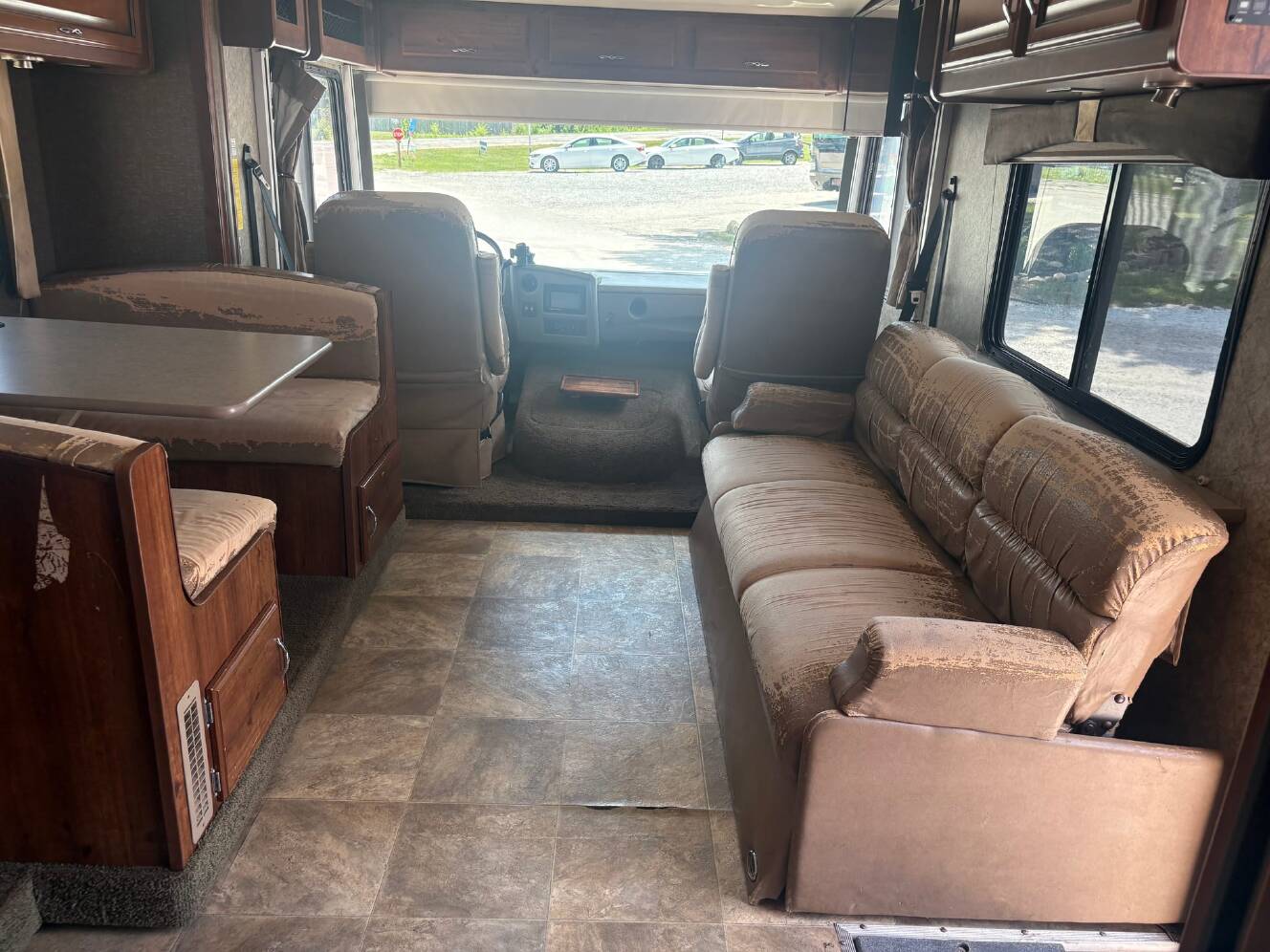 A photo of this 2014 Fleetwood Storm 32H
