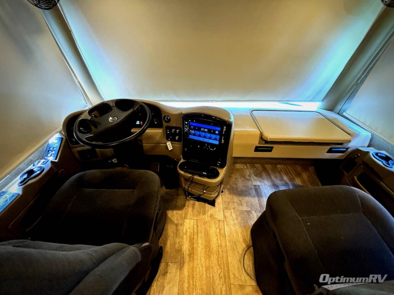 A photo of this 2017 Thor Palazzo 36.1