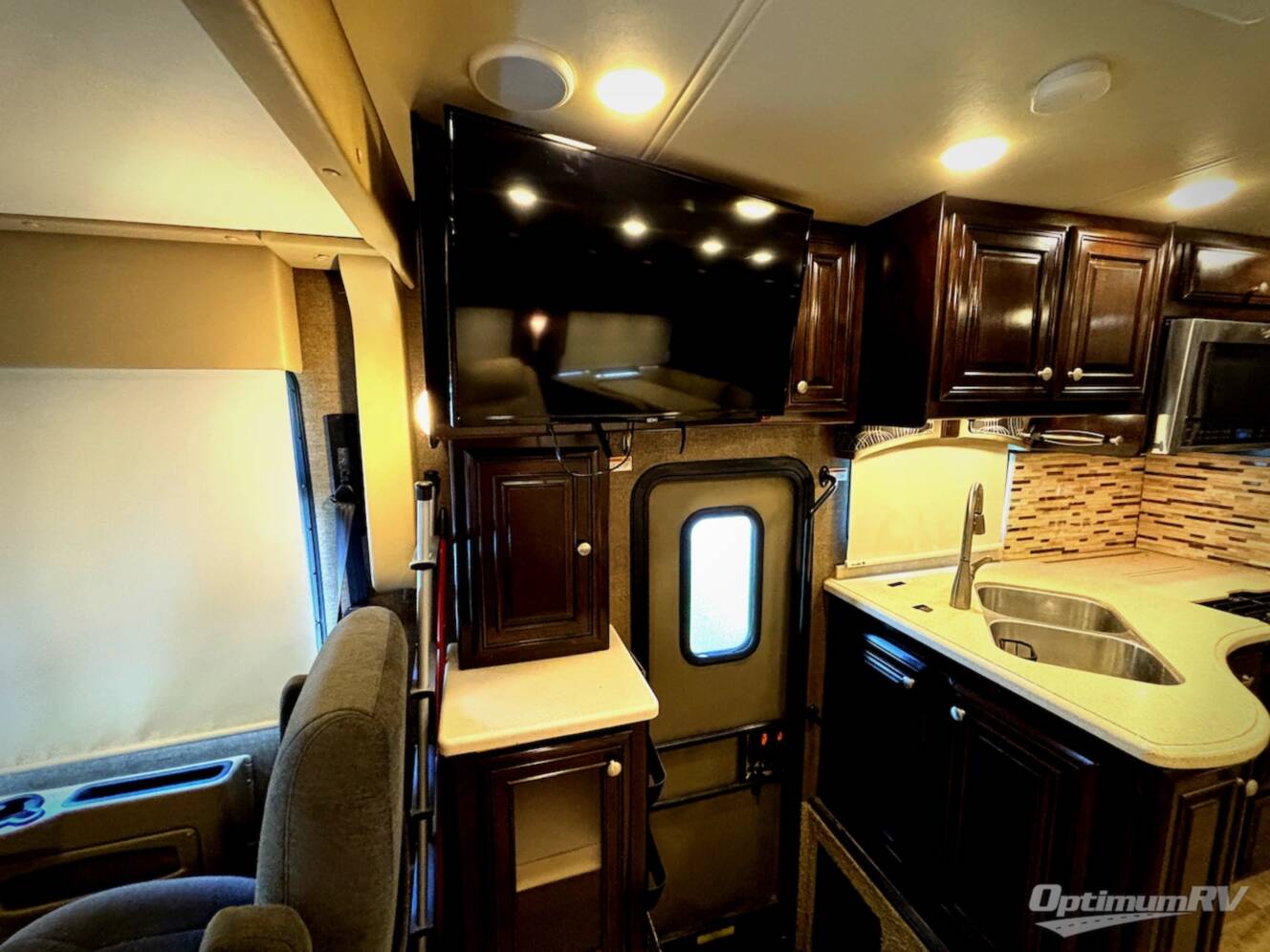 A photo of this 2017 Thor Palazzo 36.1