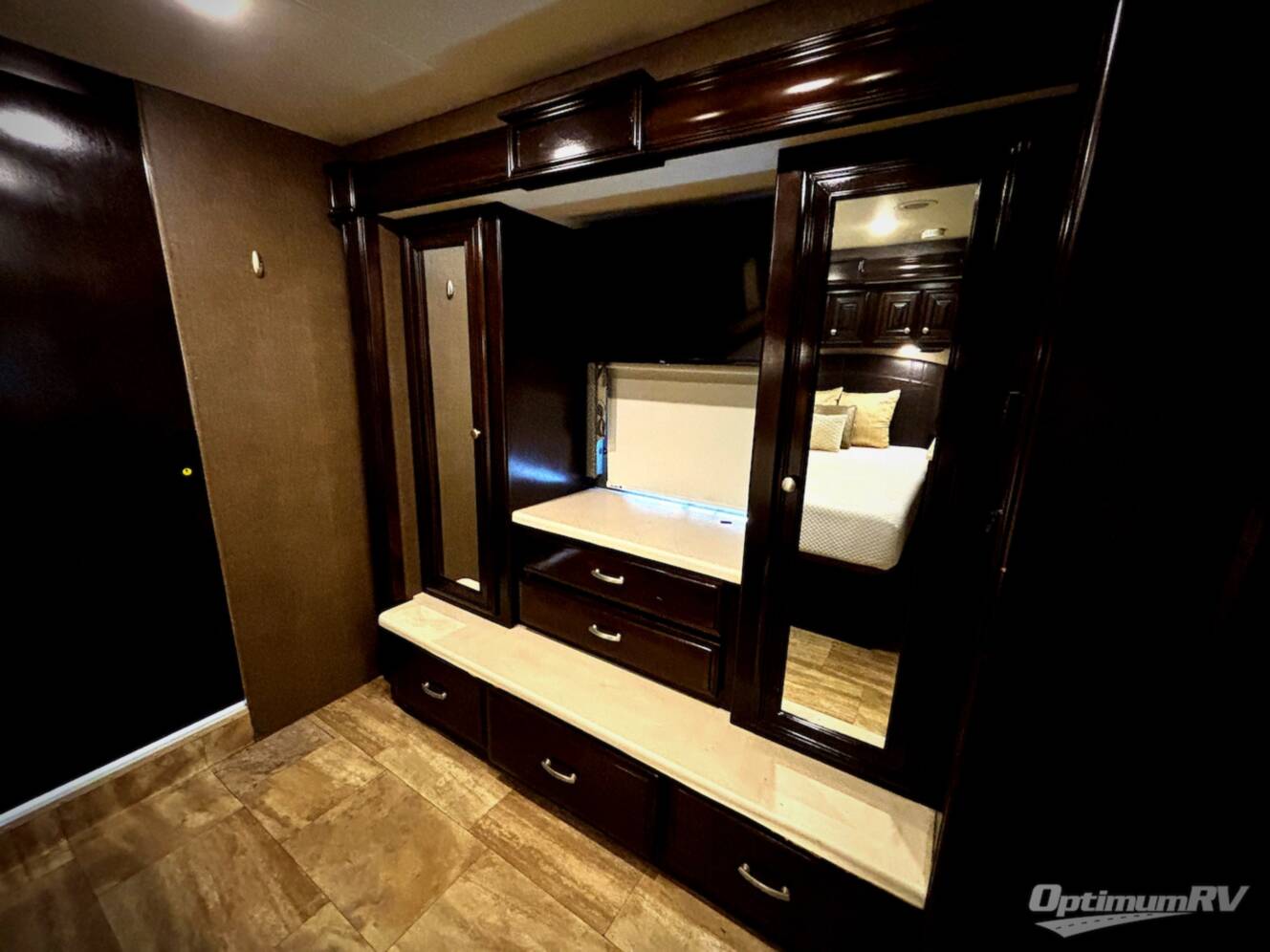A photo of this 2017 Thor Palazzo 36.1