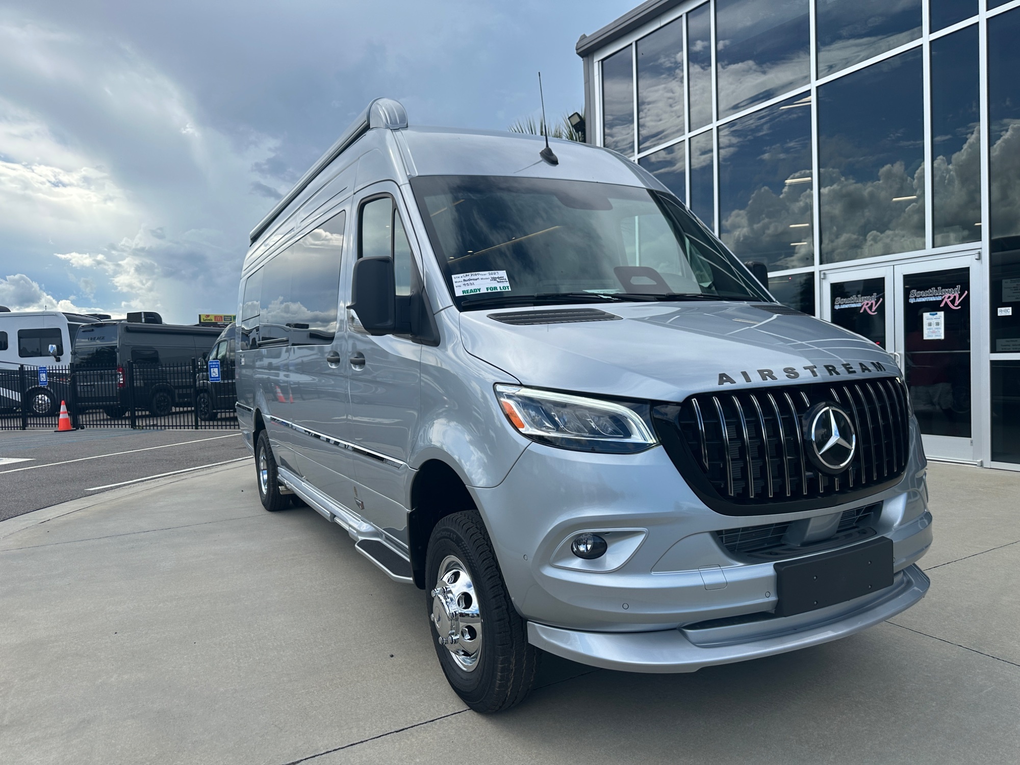 2027 Airstream Interstate 24GL Tommy Bahama in richmond hill GA