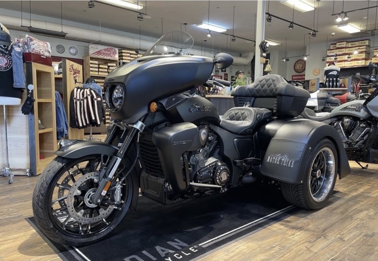 2025 Indian ROADMASTER DARK HORSE DARK HORSE in Harrisburg, SD