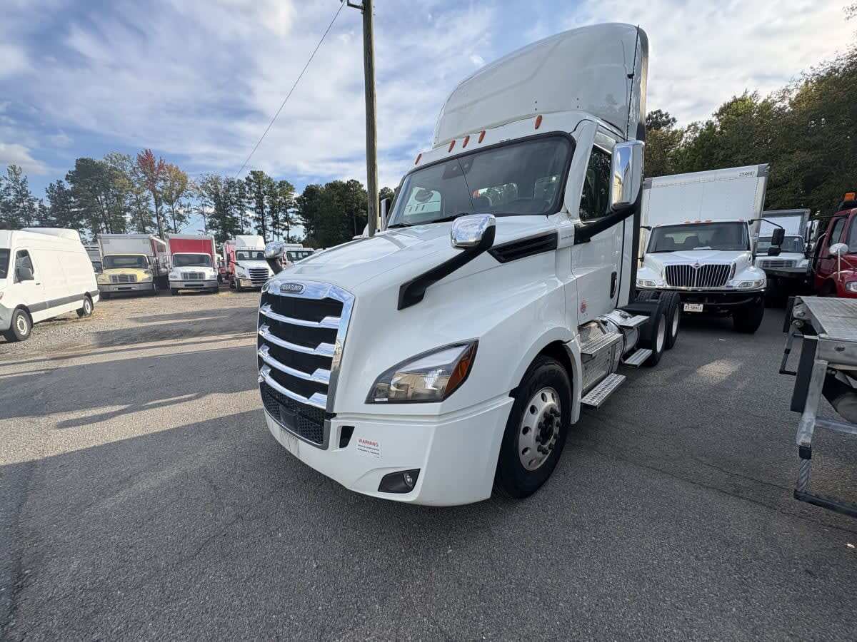 2021 FREIGHTLINER CASCADIA 126 in Richmond, VA