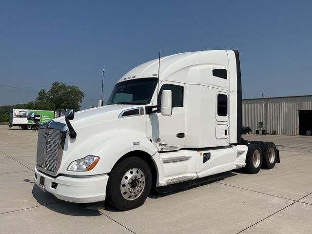 2020 KENWORTH T680 in Indianapolis, IN