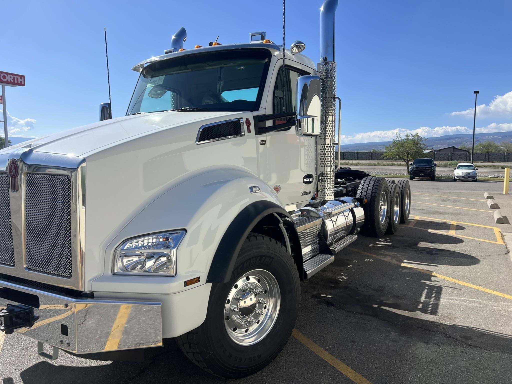 2023 KENWORTH W990 in Knoxville, TN