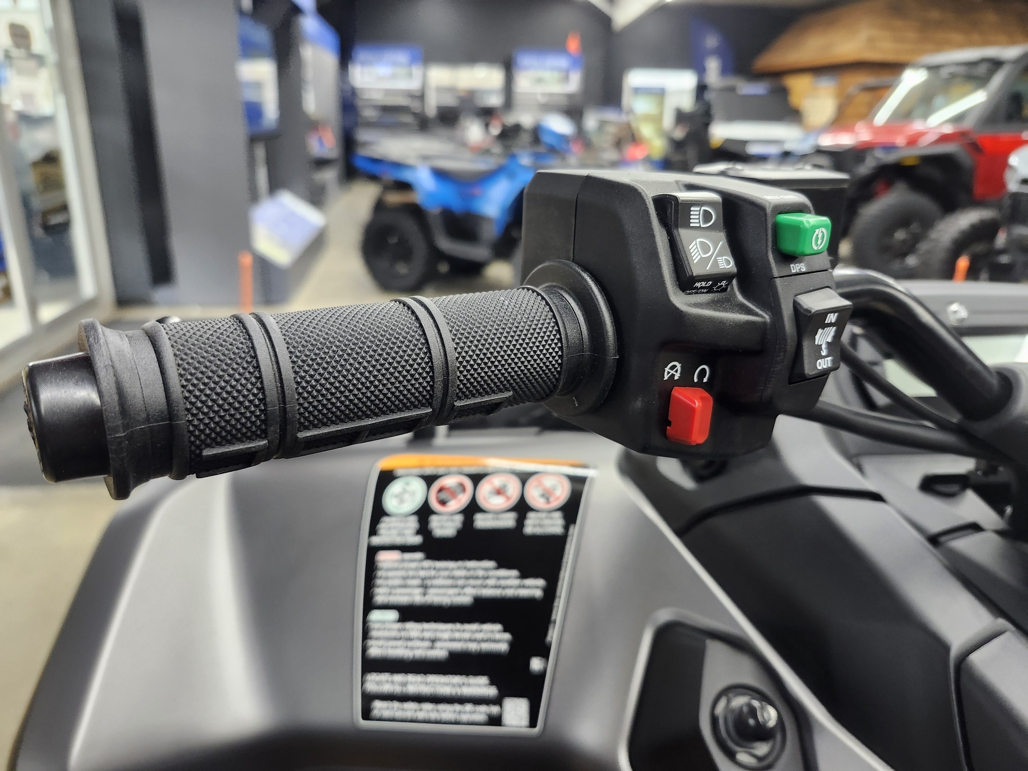 2026 Can-Am Outlander 700 XT Silver in monroe WI