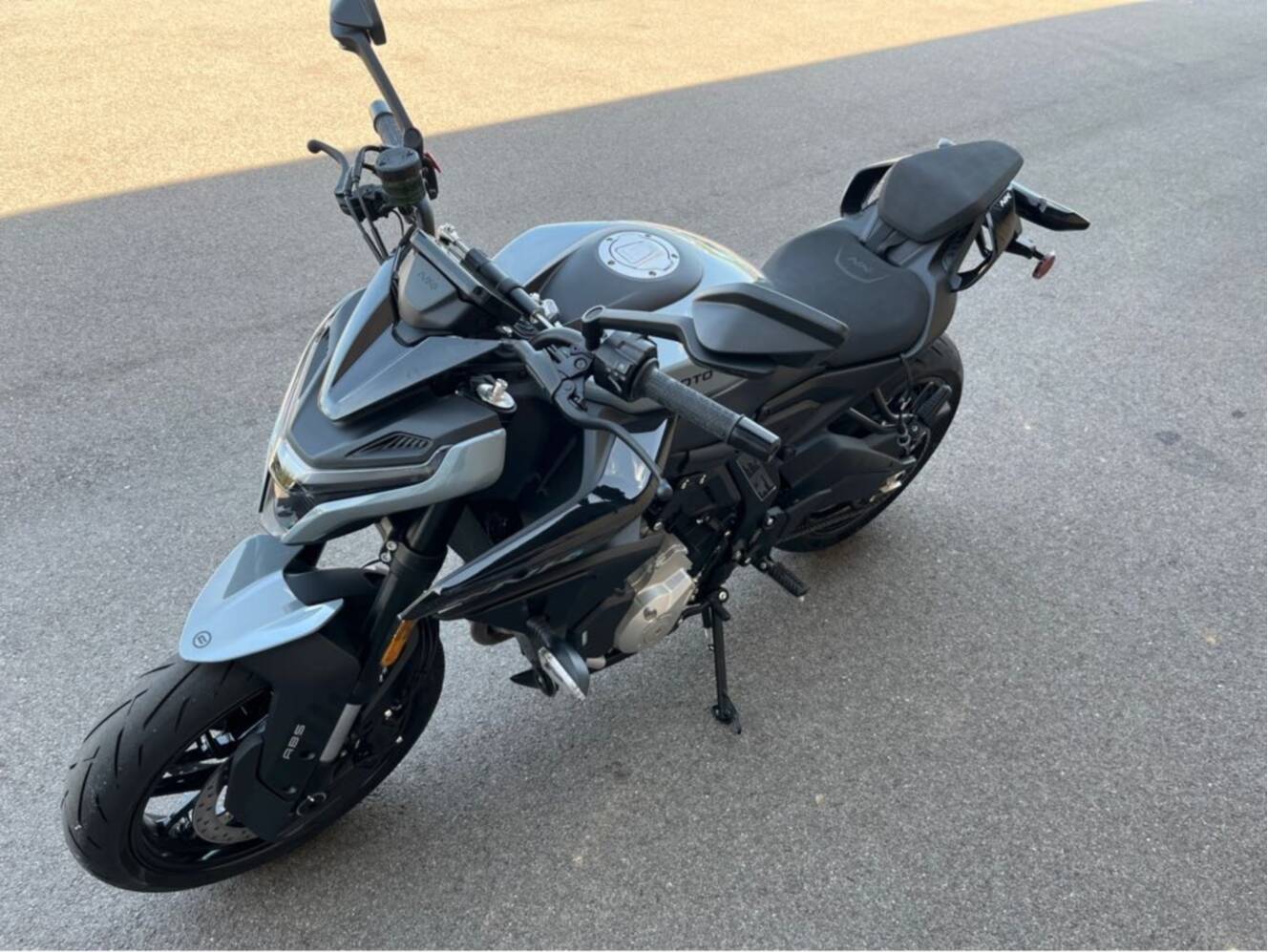 A photo of this 2026 CFMOTO 675NK