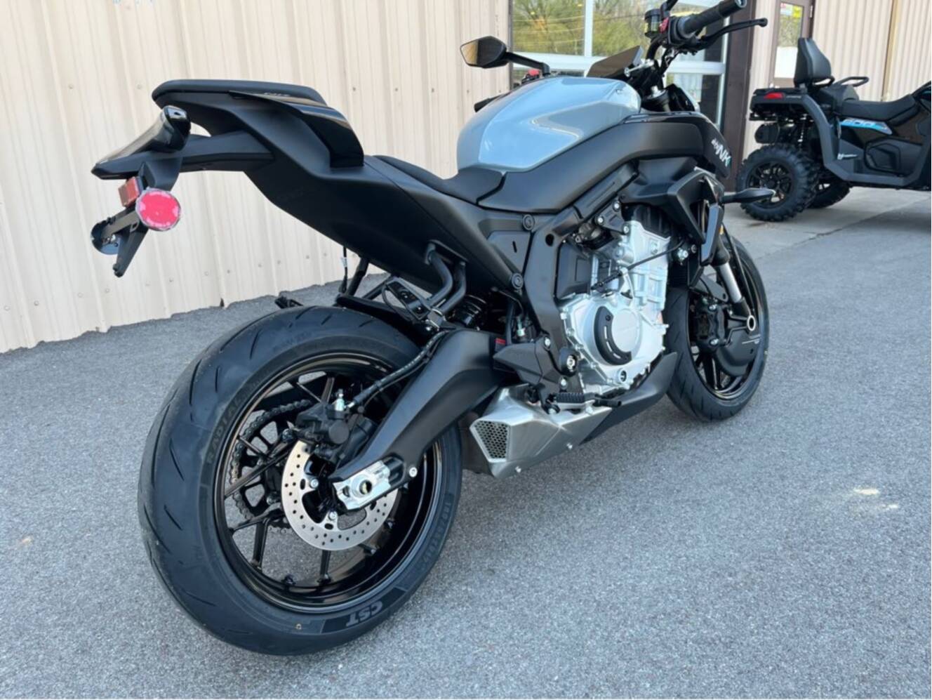 A photo of this 2026 CFMOTO 675NK