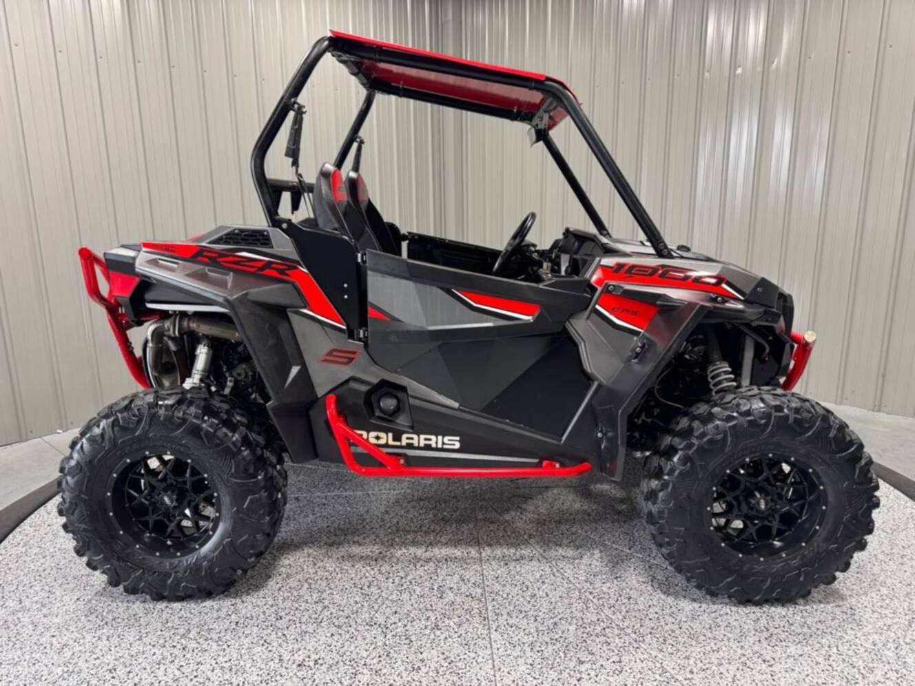 A photo of this 2019 Polaris RZR S 1000 EPS