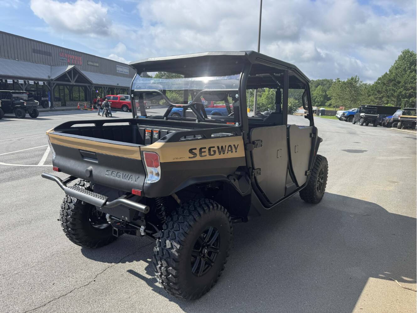 A photo of this 2026 Segway Powersports UT10 CREW P