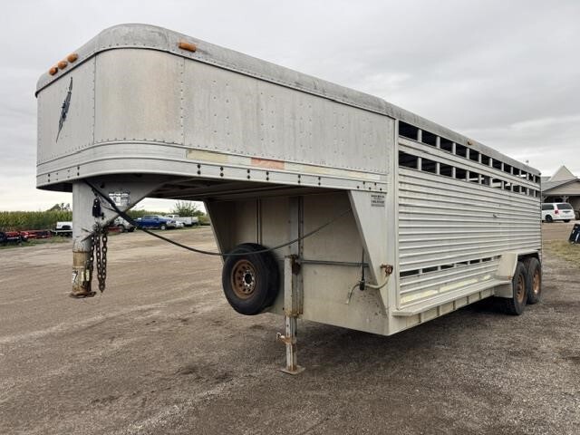 2002 FEATHERLITE 7'X20' 14K GOOSENECK LIVESTOCK TRAILER in Pecatonica, IL
