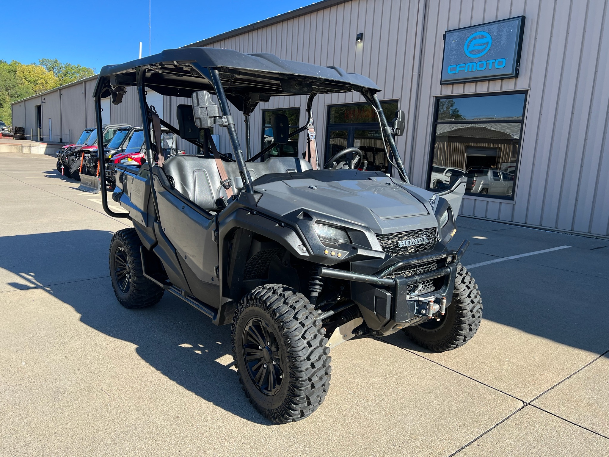 2016 Honda Pioneer 1000-5 Deluxe in bettendorf IA