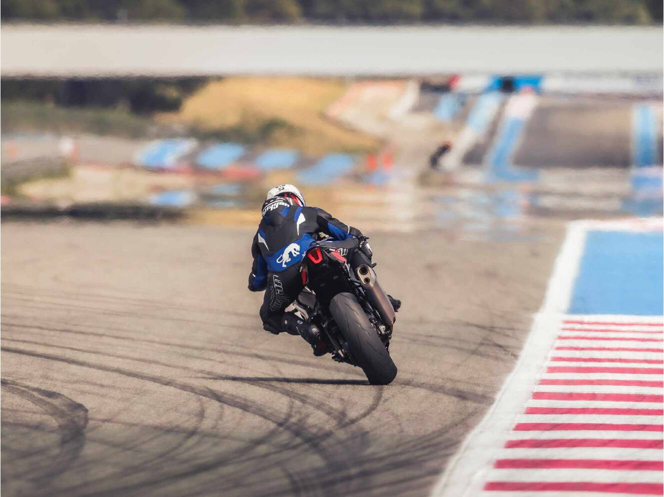 A photo of this 2027 Suzuki GSX-R1000R 40th Anniversary Edition