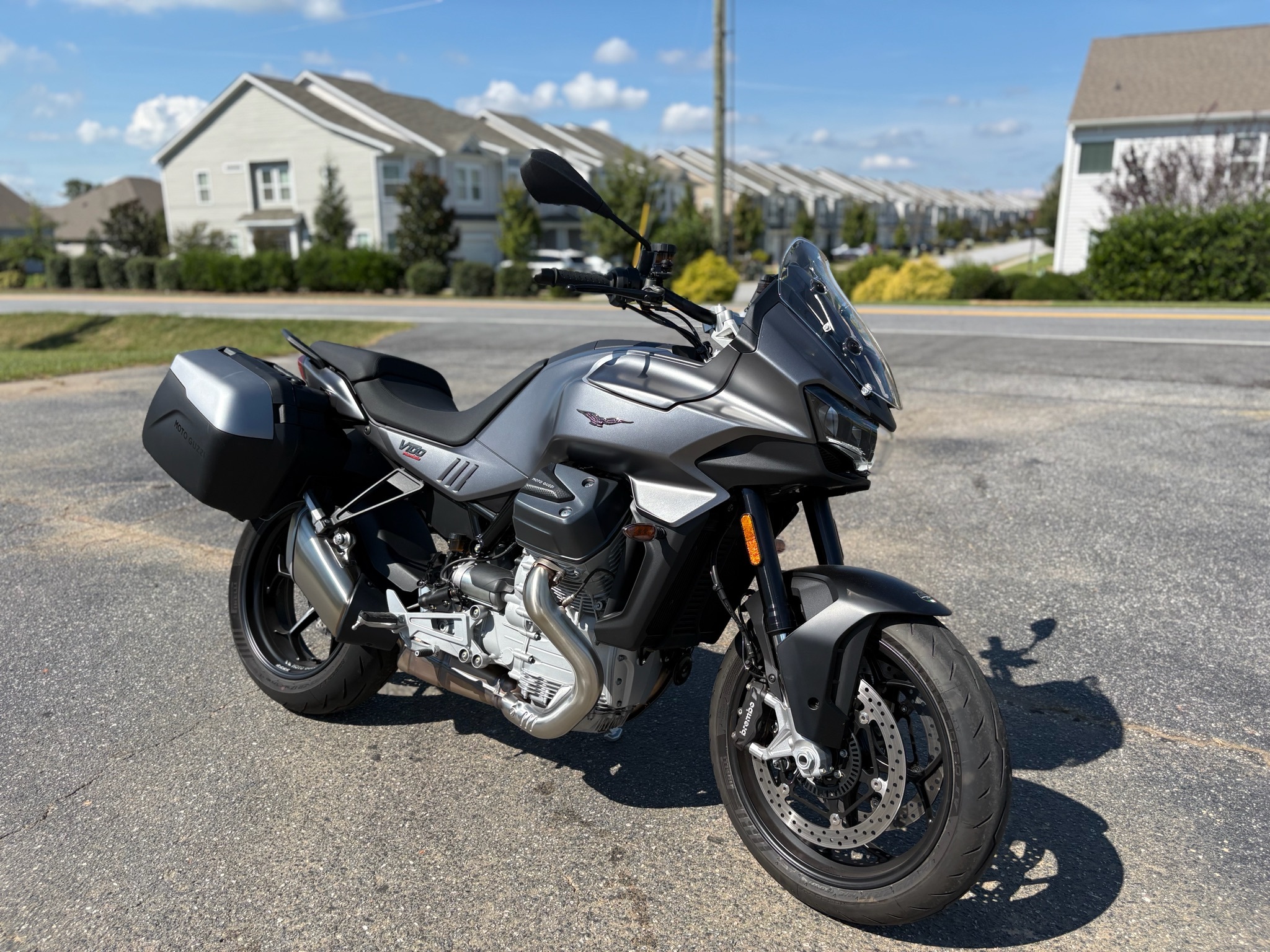 2025 Moto Guzzi V100 Mandello MANDELLO in Greer, SC