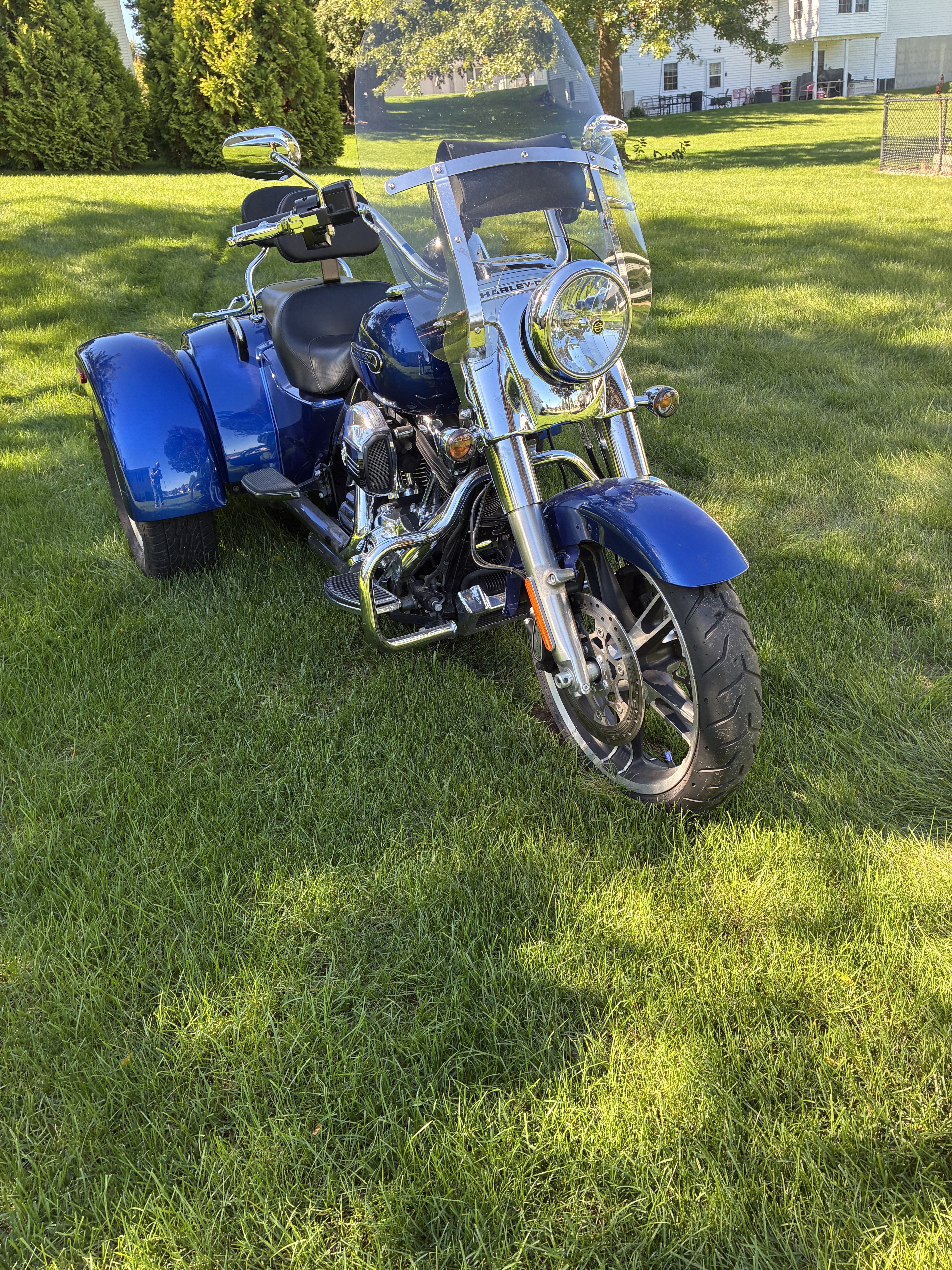 2015 Harley-Davidson FREEWHEELER TRIKE Cruiser motorcycle