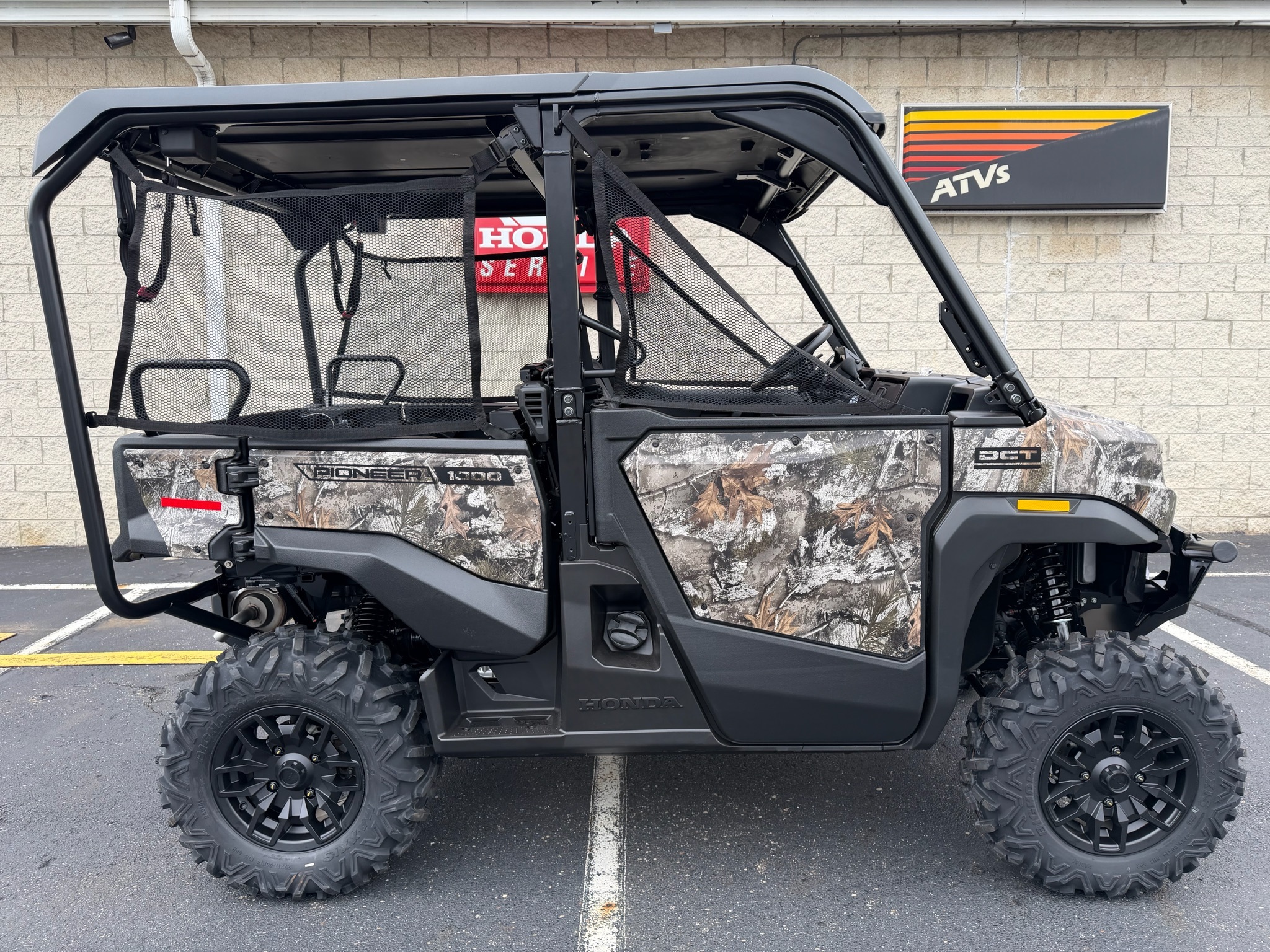 2026 Honda Pioneer 1000-5 Deluxe in massillon OH