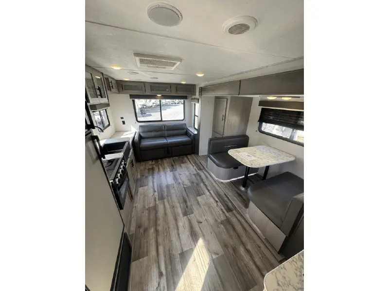 2022 KEYSTONE COLEMAN LIGHT 2515RL