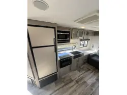 2022 KEYSTONE COLEMAN LIGHT 2515RL