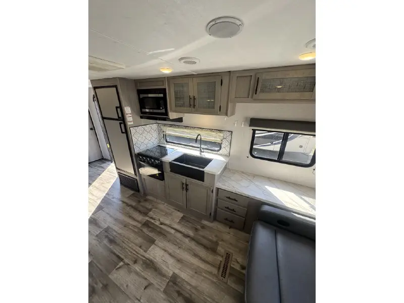 2022 KEYSTONE COLEMAN LIGHT 2515RL