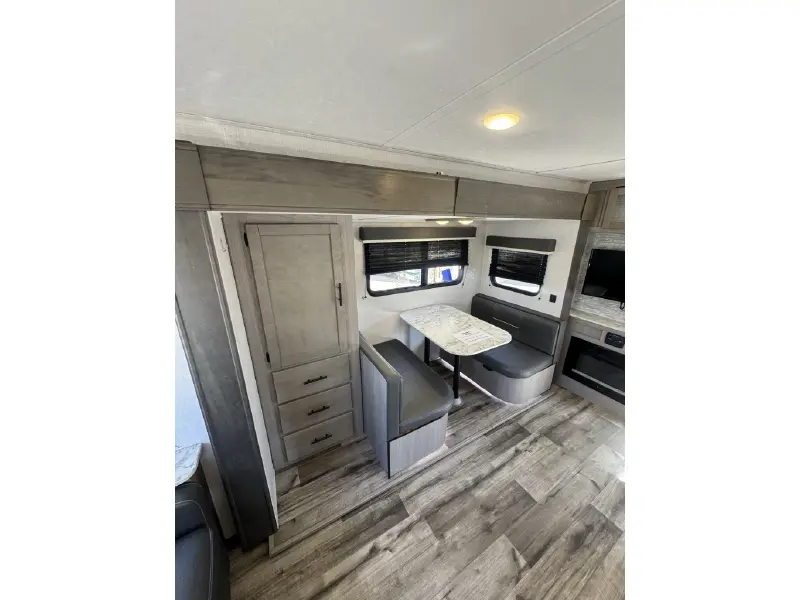 2022 KEYSTONE COLEMAN LIGHT 2515RL