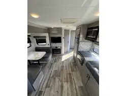 2022 KEYSTONE COLEMAN LIGHT 2515RL