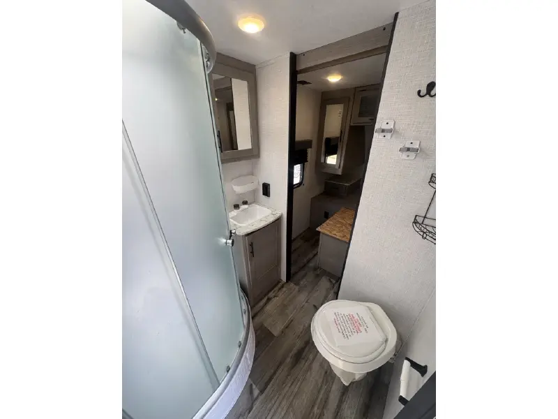 2022 KEYSTONE COLEMAN LIGHT 2515RL