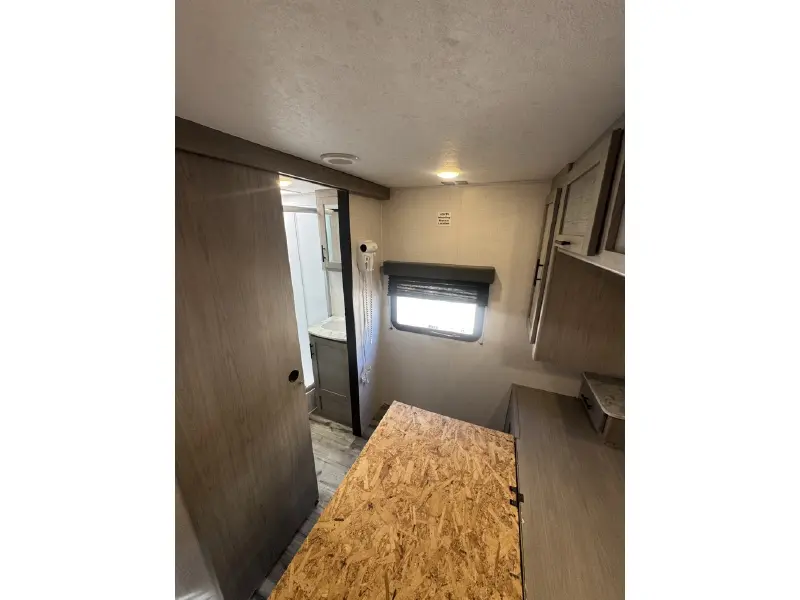 2022 KEYSTONE COLEMAN LIGHT 2515RL