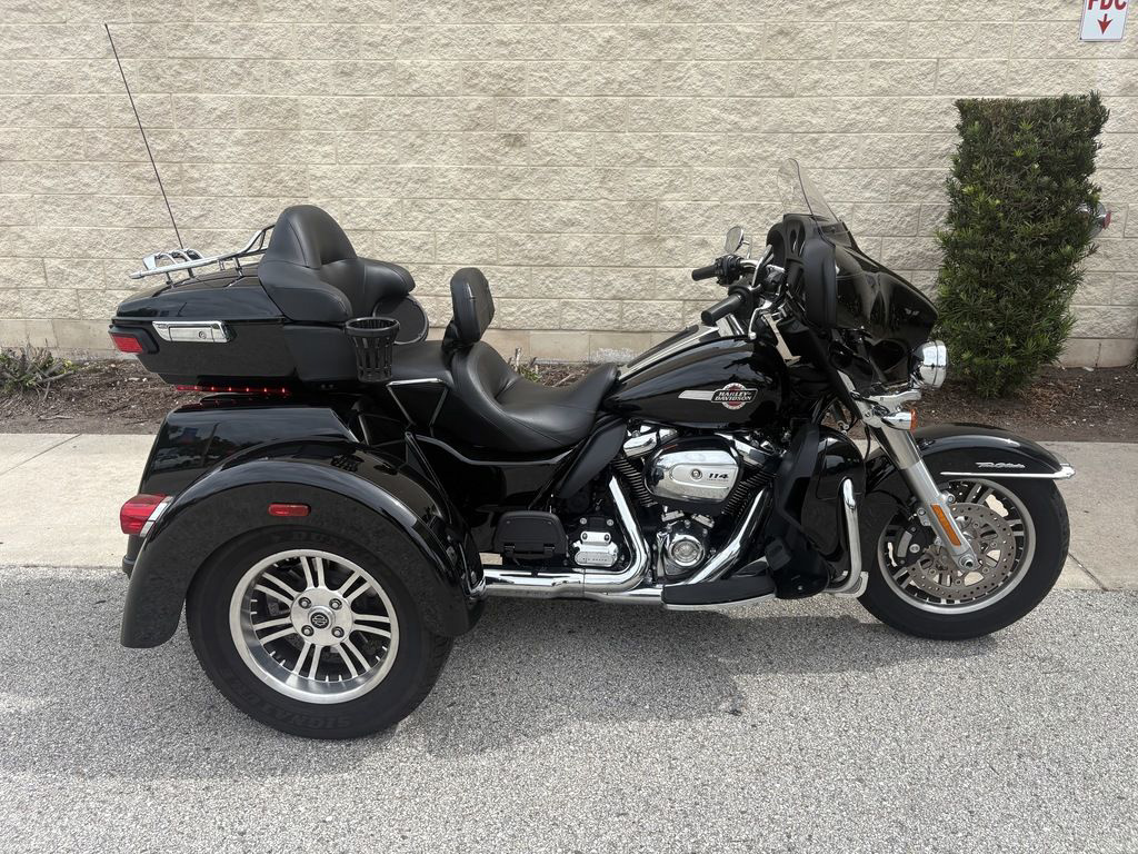 2022 Harley-Davidson Trike FLHTCUTG - Tri Glide Ultra ULTRA CLASSIC® in Jacksonville, FL