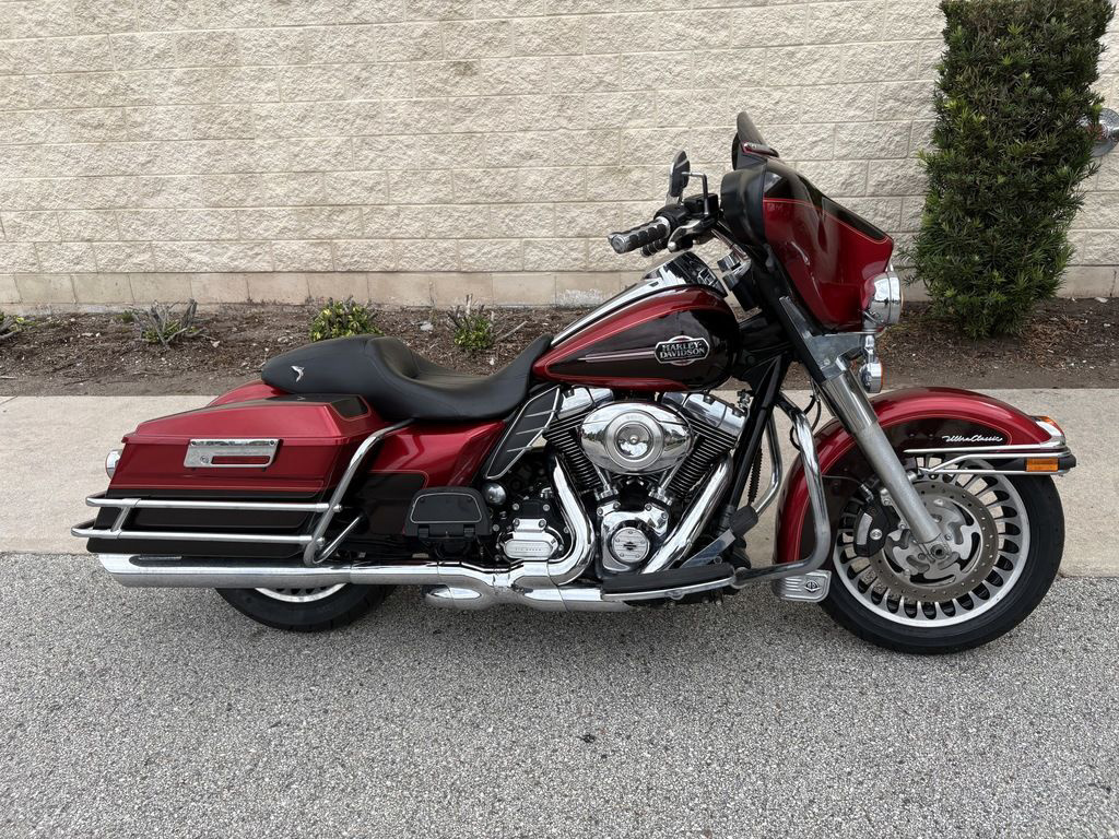 2012 Harley-Davidson Touring FLHTCU - Electra Glide Ultra Classic ULTRA CLASSIC FLHTCU in Jacksonville, FL