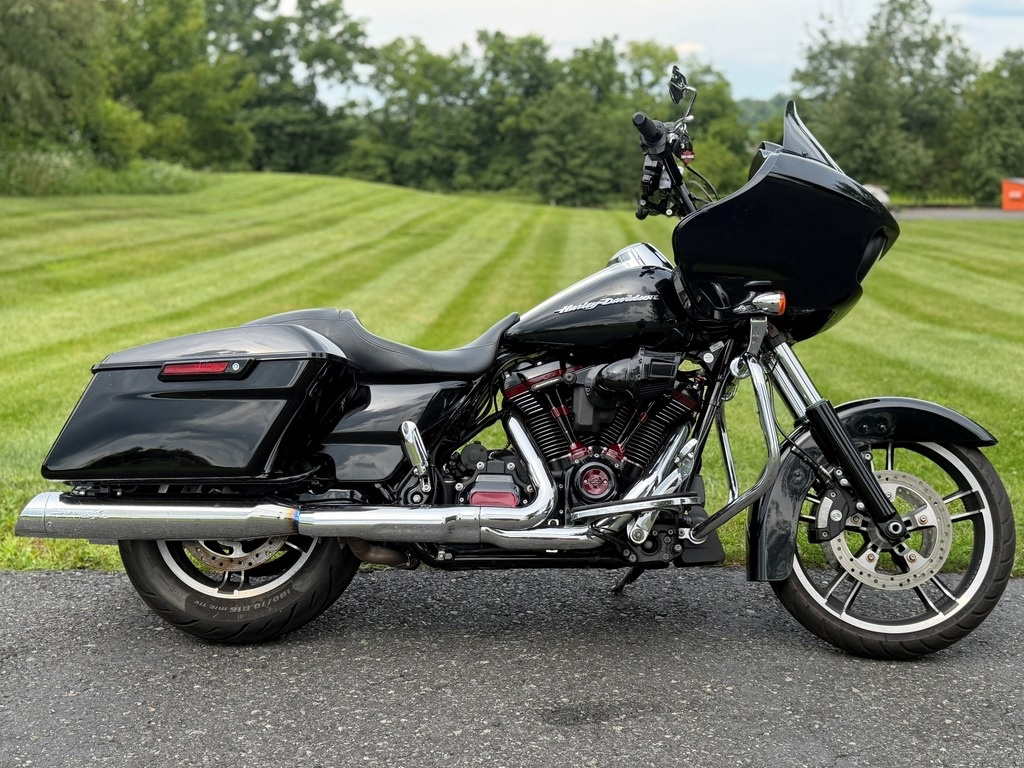 2017 Harley-Davidson Touring Road Glide in Zieglerville, PA